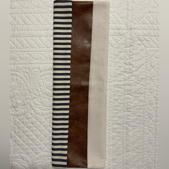 Pillow cover - Picture 2 of 4